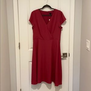 Ann Taylor berry short sleeve dress